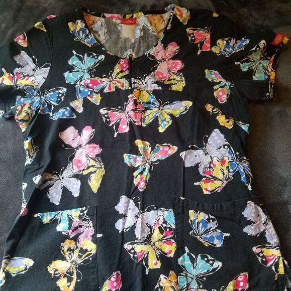 Small size printed, mixed famous-brand scrub tops - Picture 6 of 7